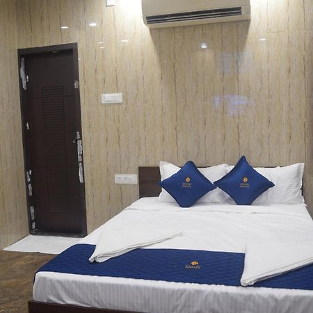 Hotel Esakki Empire Čennai Exteriér fotografie