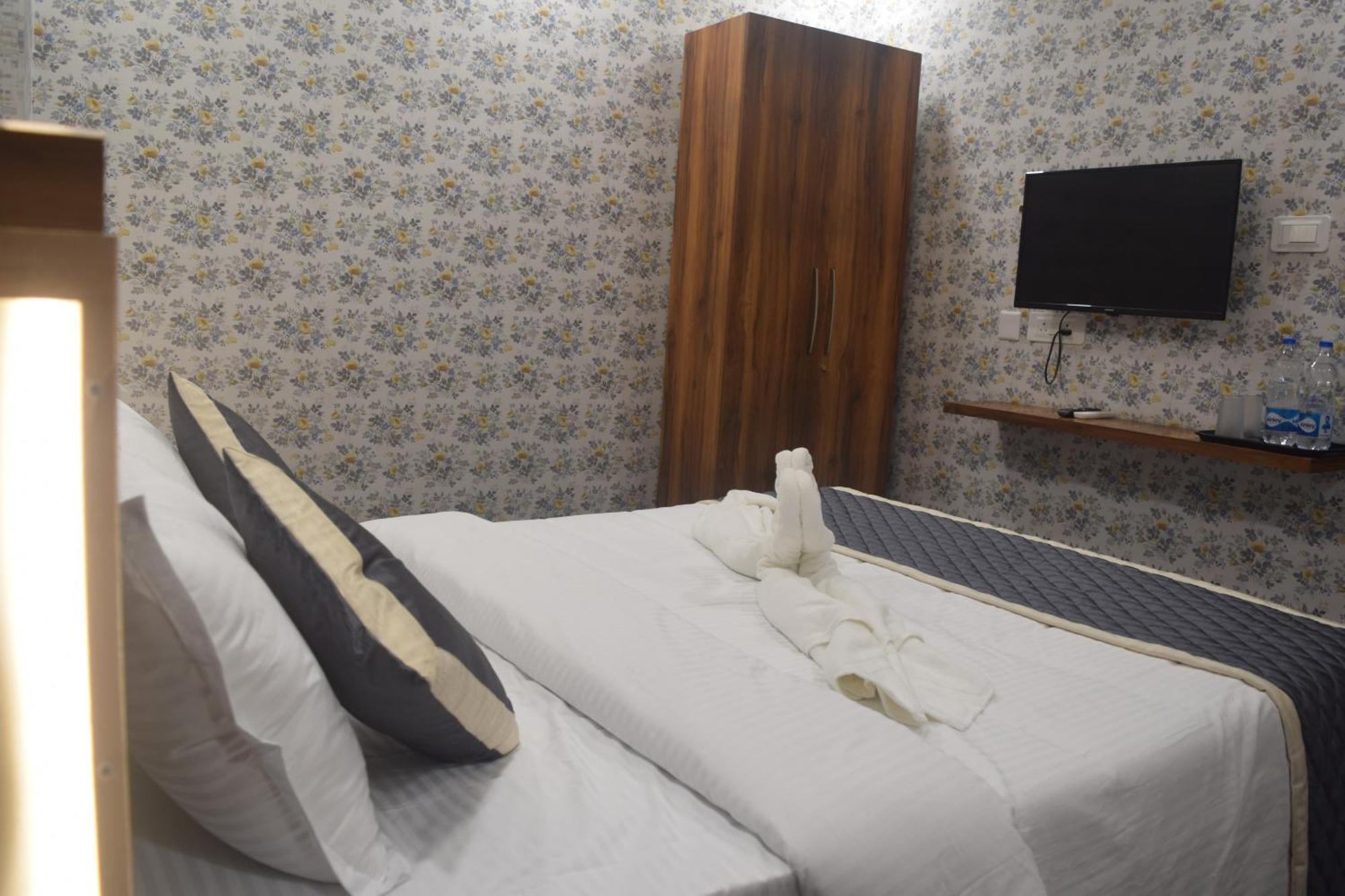 Hotel Esakki Empire Čennai Exteriér fotografie