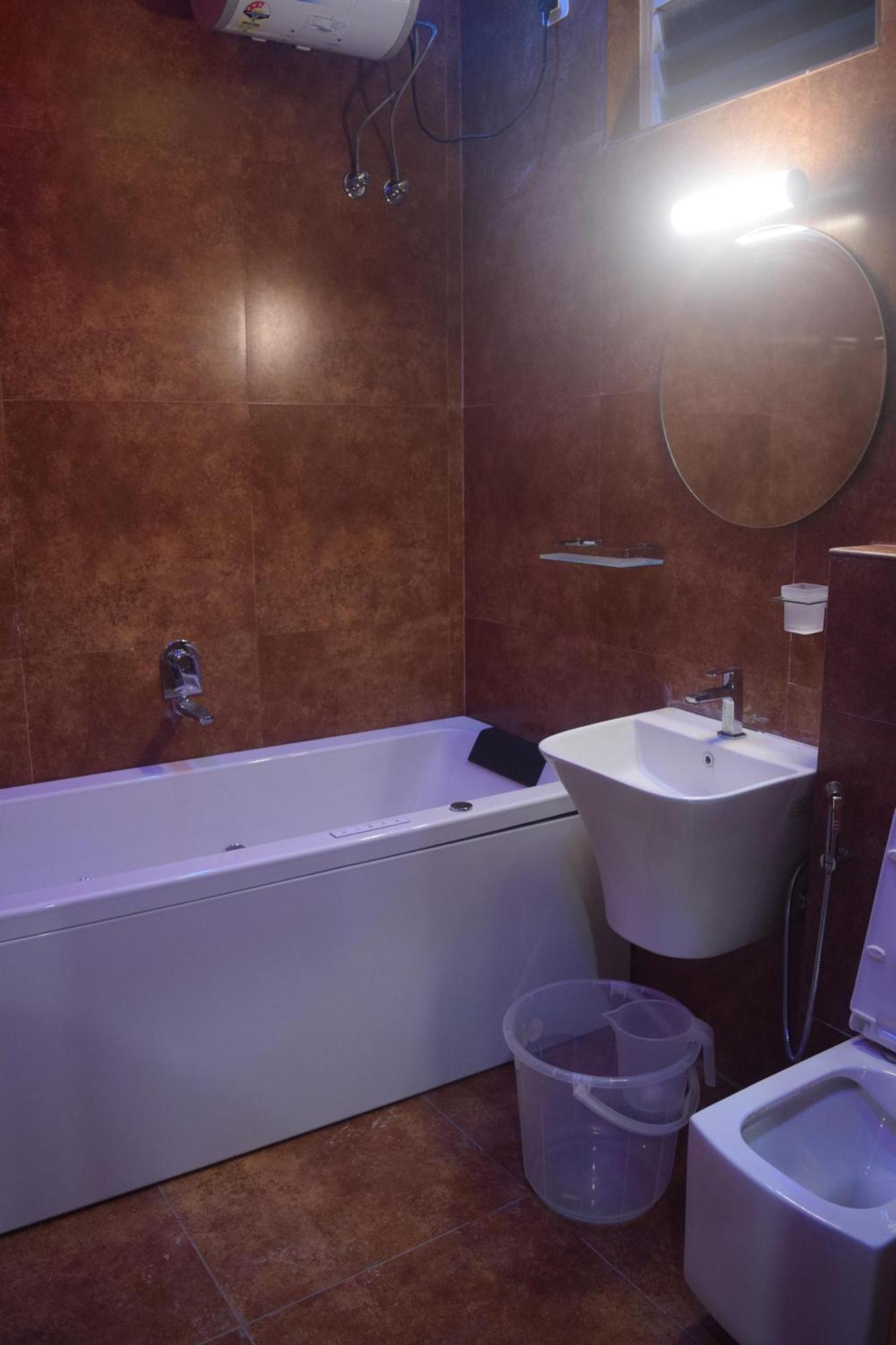Hotel Esakki Empire Čennai Exteriér fotografie